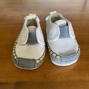 Robeez light grey soft soles yellow stitching